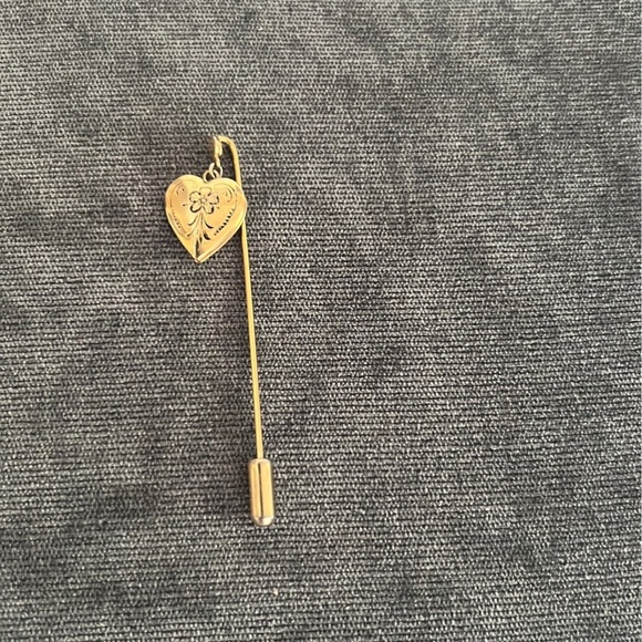 Gold Color Heart Brooch Pin - Picture 3 of 4